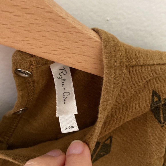 Rylee + Cru fox jumper 🦊 - Picture 2 of 2